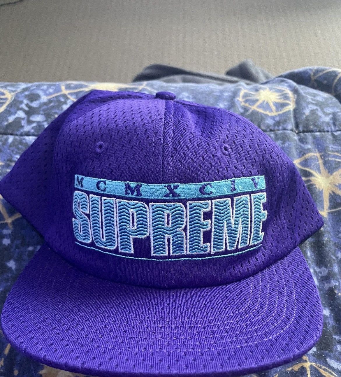 Supreme × Vintage Supreme zig zag 6-panel purple Size ONE SIZE - 1 Thumbnail