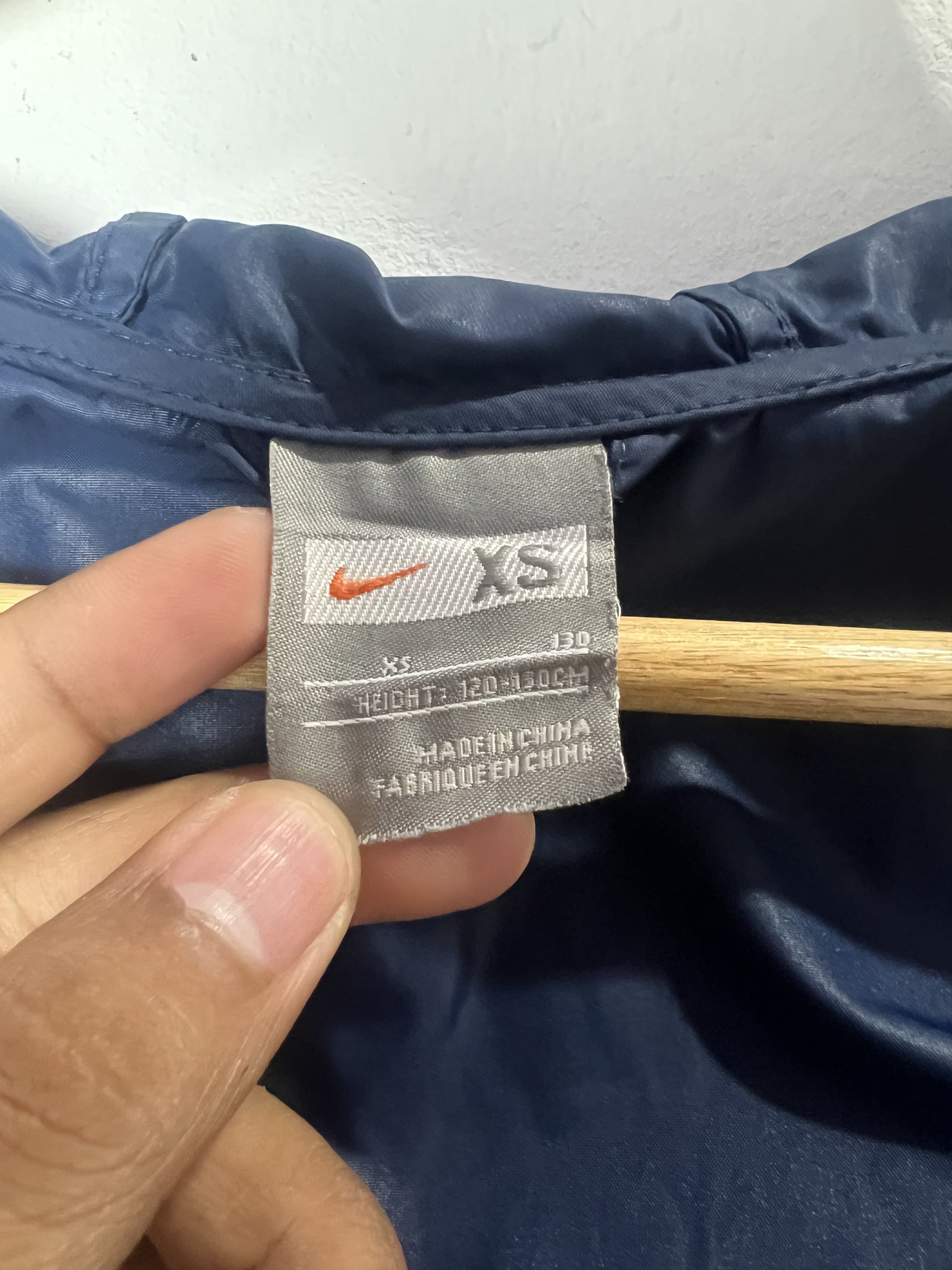 Nike NIKE Navy Blue Swoosh Y2k Windbreaker Jacket Size US XS / EU 42 / 0 - 9 Thumbnail