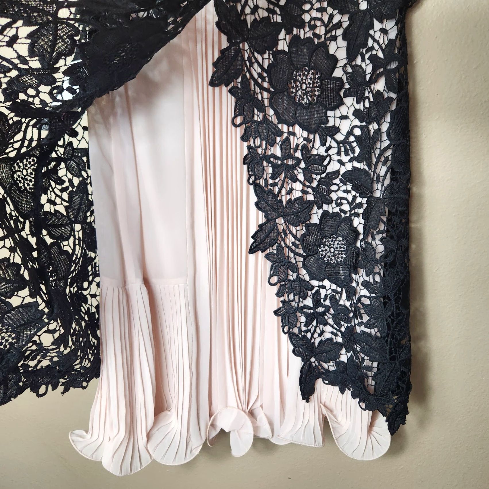 AQUA **Aqua Black Lace Overlay Split Back Midi Cocktail Dress Size 4** User: **Aqua Black Lace Overlay Split Back Midi Cocktail Dress Size 4** Size S / US 4 / IT 40 - 7 Thumbnail