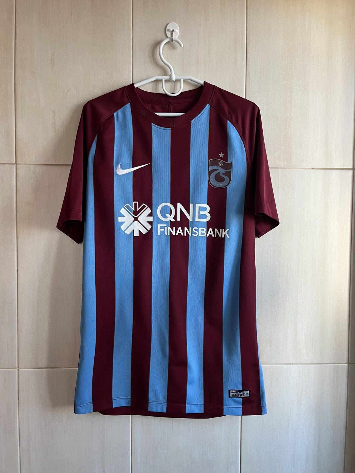 Nike × Vintage Trabzonspor Football Home Shirt 2016-17 Nike Burgundy Blue Size US S / EU 44-46 / 1 - 1 Thumbnail