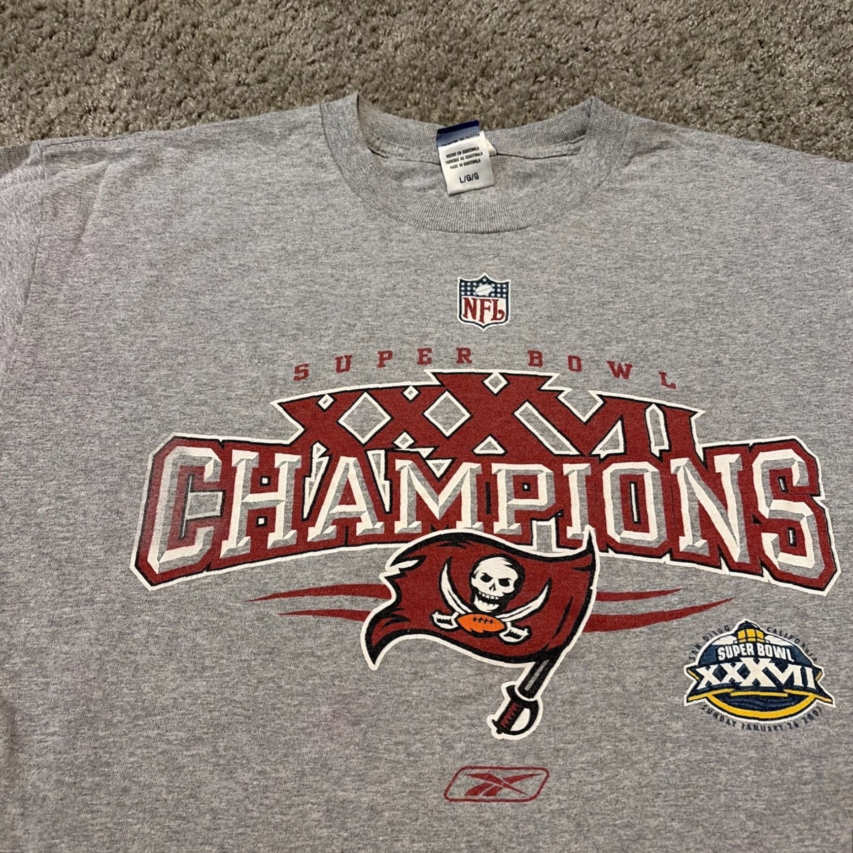 NFL VINTAGE Tampa Bay Buccaneers Super Bowl XXXVII Champs 2003 NFL T-Shirt Large Gray Reebok Mens/Adult L Size US L / EU 52-54 / 3 - 3 Thumbnail