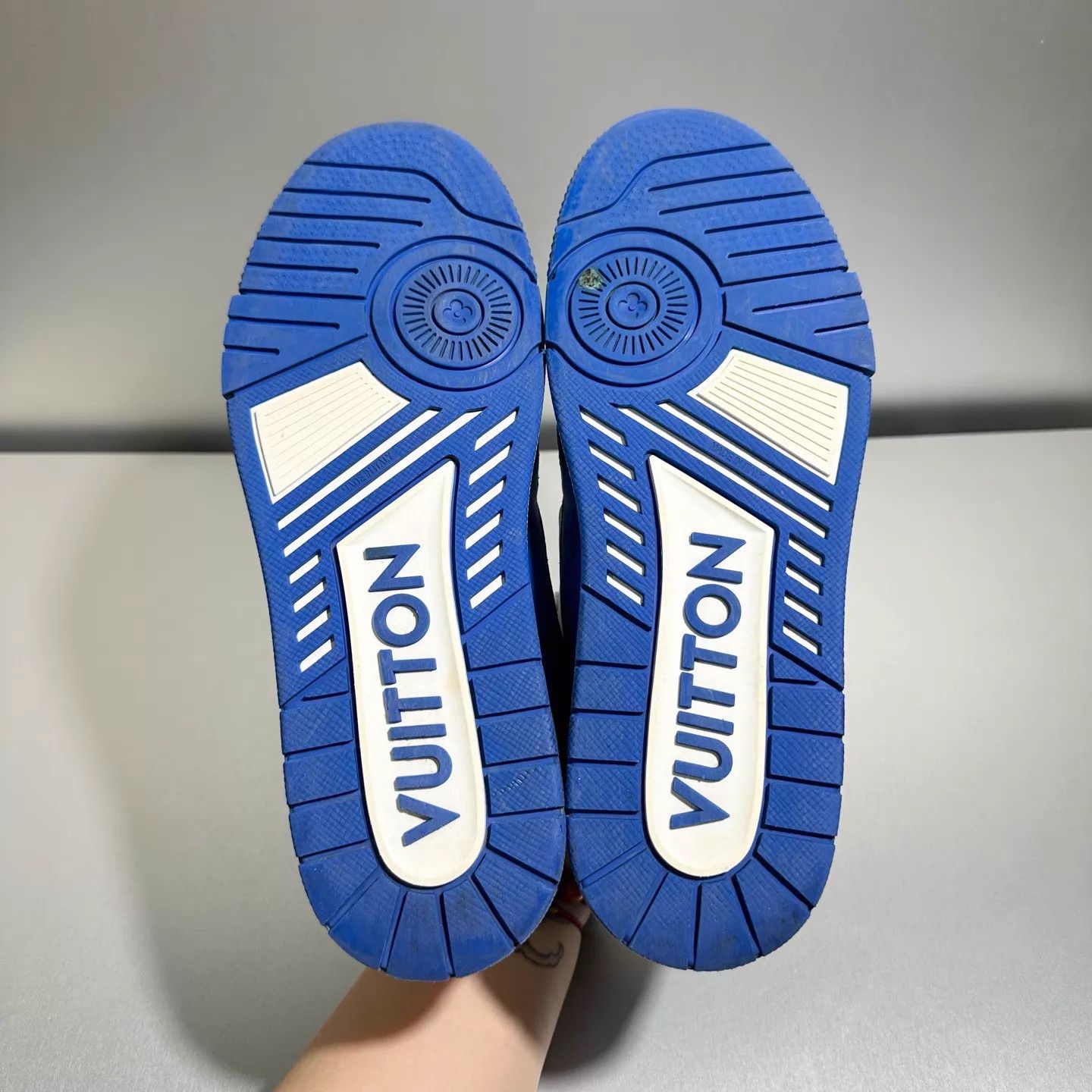 Louis Vuitton LV Trainer White/Blue Embossed 7.5/41.5 Worn Excellent Size US 8.5 / EU 41-42 - 7 Thumbnail