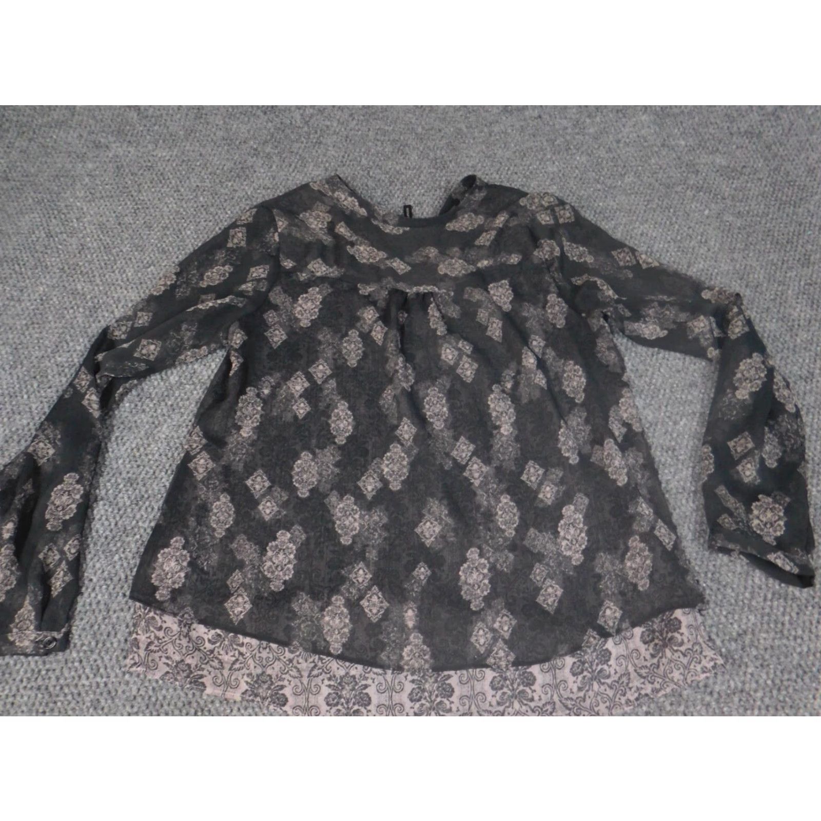 Vintage Maurices Blouse Womens Medium Gray Round Neck Long Sleeve Pullover Lace Cap Sleeve Button Stretch Casual Regular Size M / US 6-8 / IT 42-44 - 7 Thumbnail