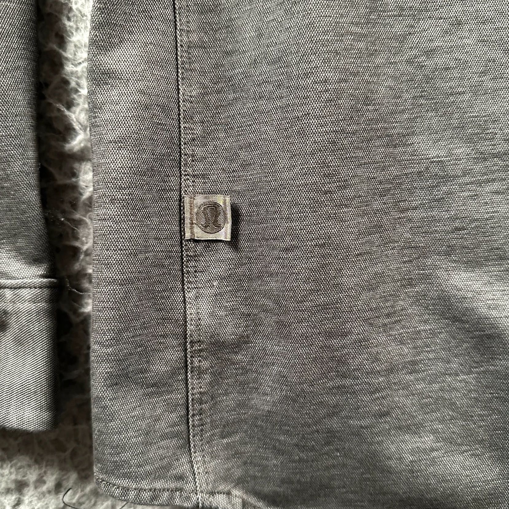 Lululemon Lululemon Men's Commission Casual Button-Down Shirt Gray Size L Performance Size US L / EU 52-54 / 3 - 6 Thumbnail