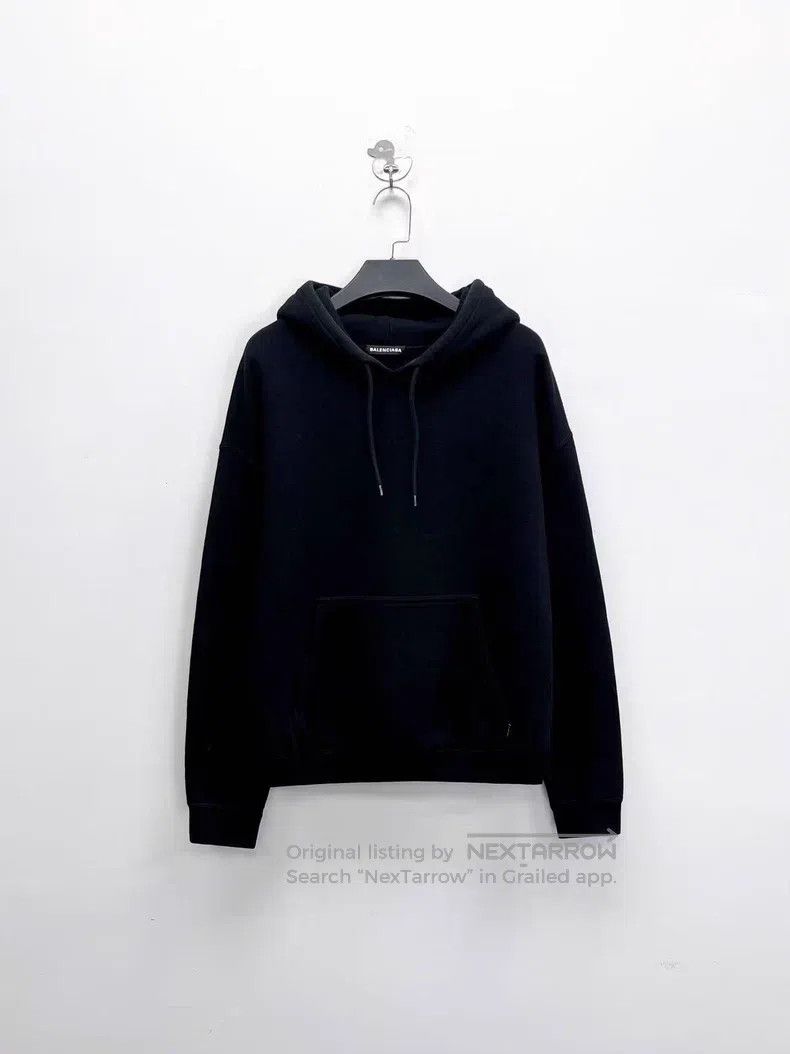 Balenciaga Balenciaga Black back anti-war logo small letter logo hood Size US S / EU 44-46 / 1 - 2 Thumbnail