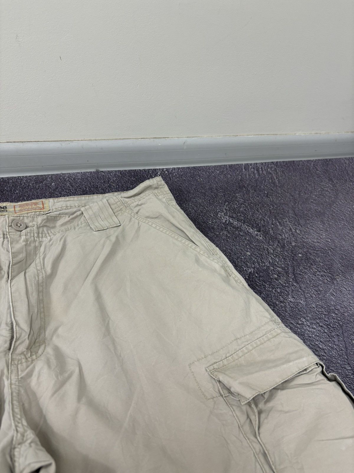 Lee Vintage Lee Dungarees Y2K Beige Work Hype Baggy Cargo Shorts Size US 36 / EU 52 - 9 Thumbnail