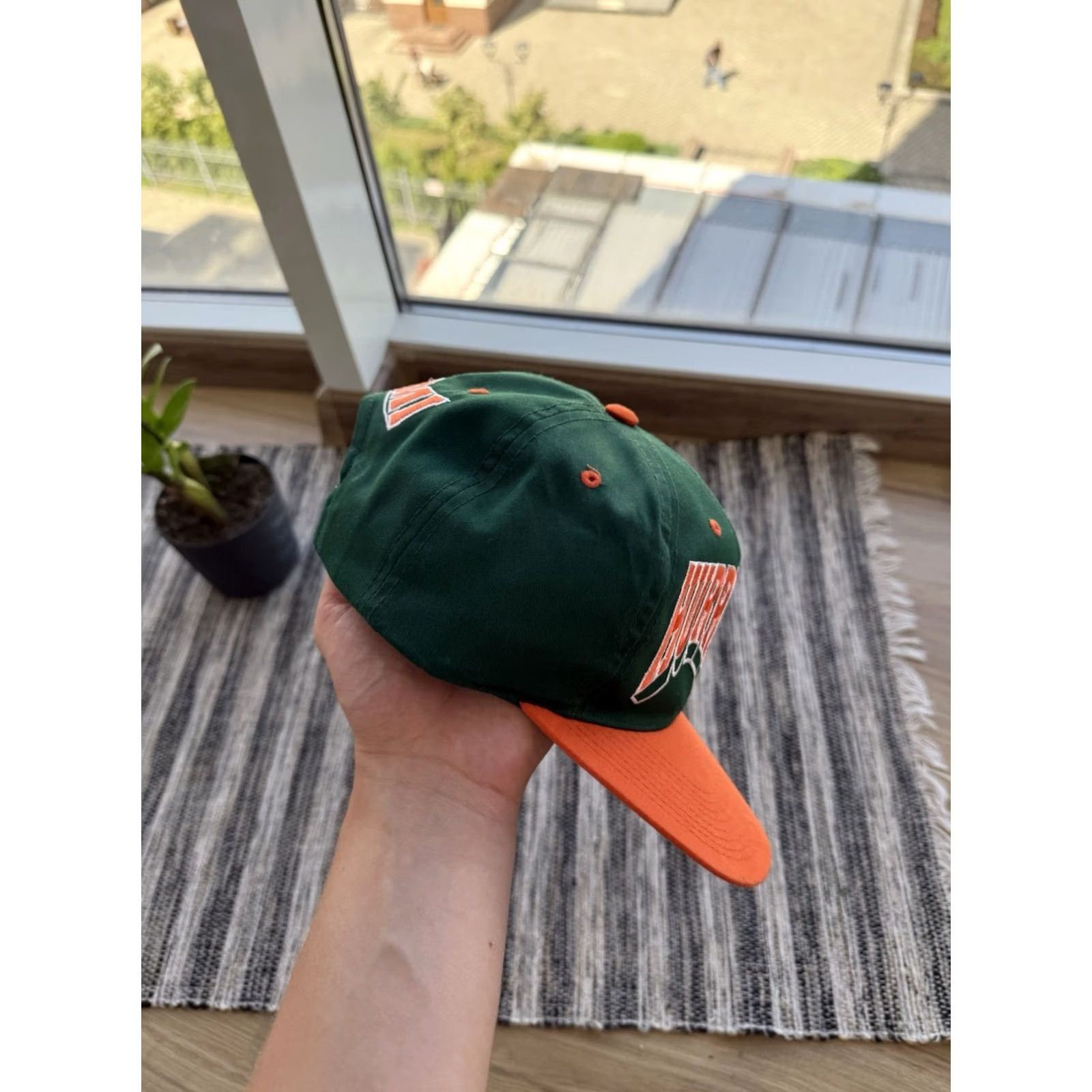NFL VINTAGE NFL Miami Hurricanes Baseball Cap Hat One Size Green Men Cap Miami Hurricans 90s College United States Cap Size ONE SIZE - 5 Thumbnail