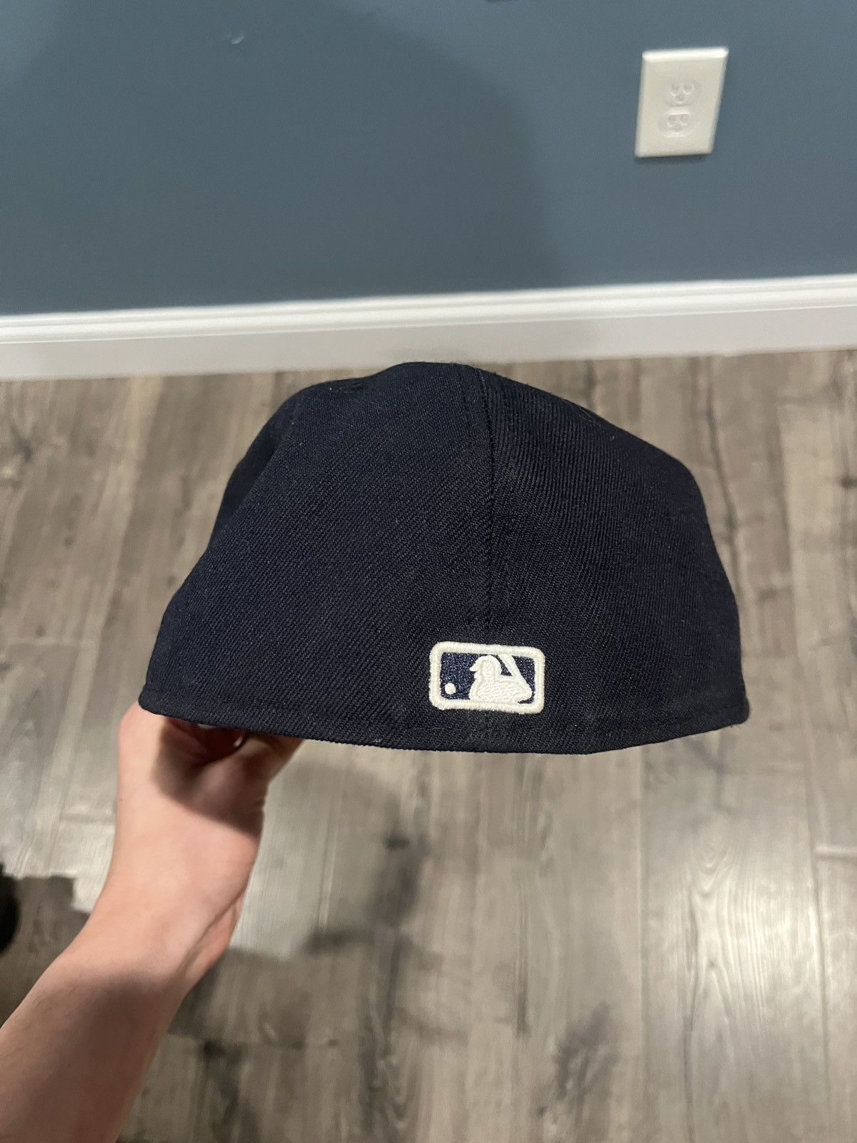 New Era New Era LA Dodgers fitted hat Size 32 - 2 Thumbnail