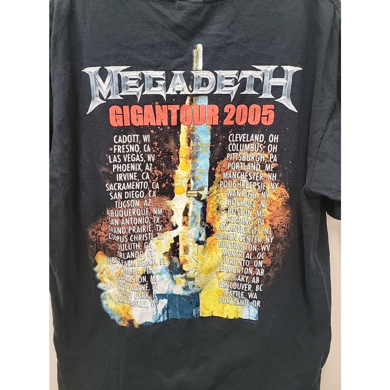 Anvil VINTAGE Megadeath Gigantic Tour Graphic Tshirt Mens Size L Black Crew Neck Short Sleeve Cotton Anvil 2000s Y2K Band Metal Music 22 Chest 28 Length Size US L / EU 52-54 / 3 - 5 Thumbnail