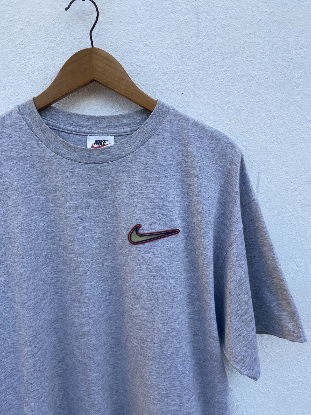 Nike Vintage y2k Vintage Nike t shirt Size US L / EU 52-54 / 3 - 1 Thumbnail