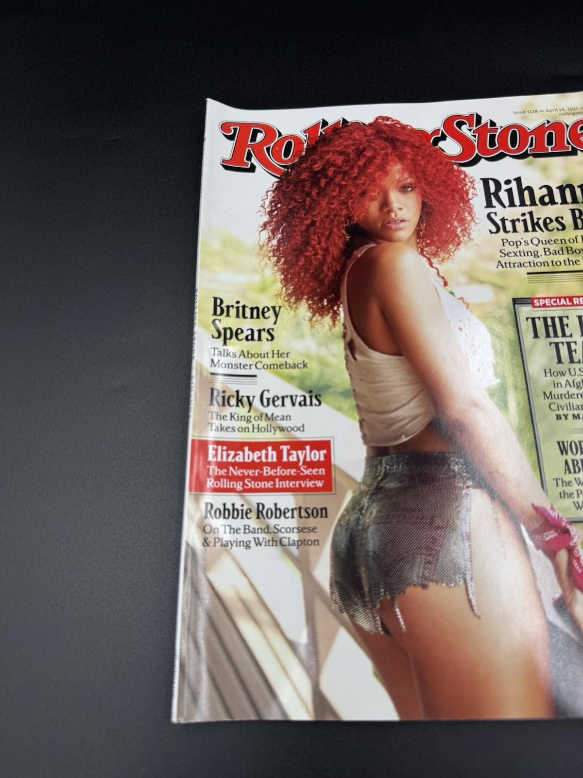 Designer Rolling Stone Magazine Rihanna April 2011 Issue 1128 Label Size ONE SIZE - 4 Thumbnail