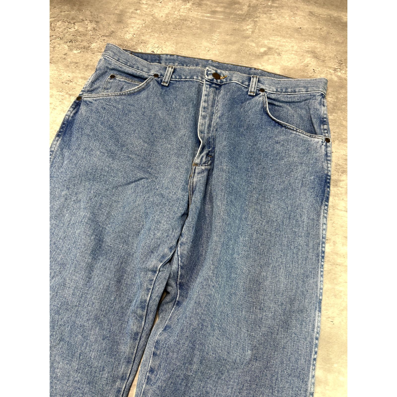Wrangler Vintage Wrangler Authentic Jeans Denim Pants Size 37W Blue Size US 37 - 4 Thumbnail