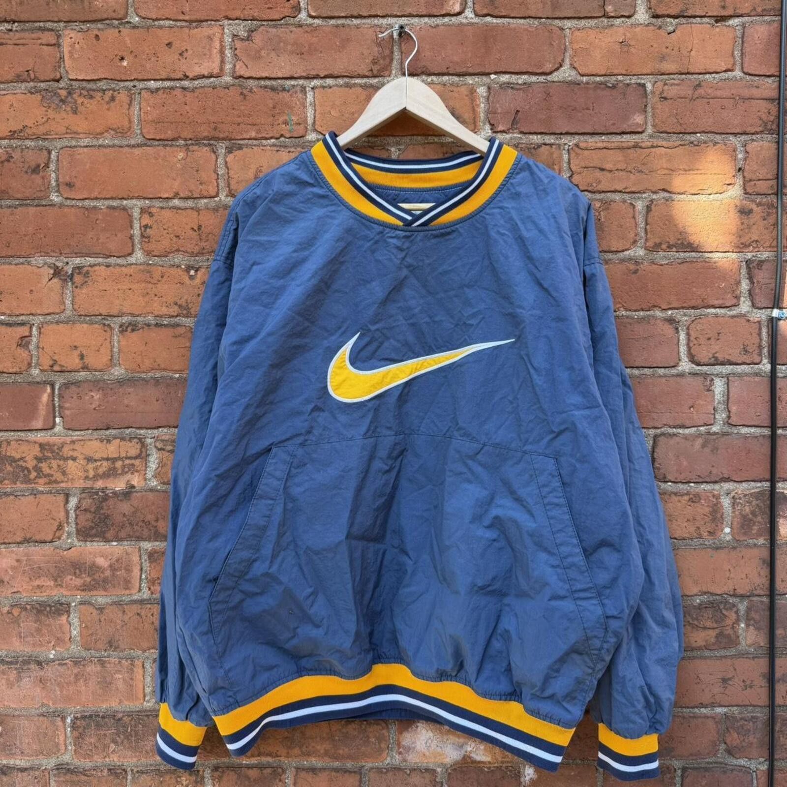 Nike Vintage Nike big swoosh pull over windbreaker 90s L Size US L / EU 52-54 / 3 - 3 Thumbnail