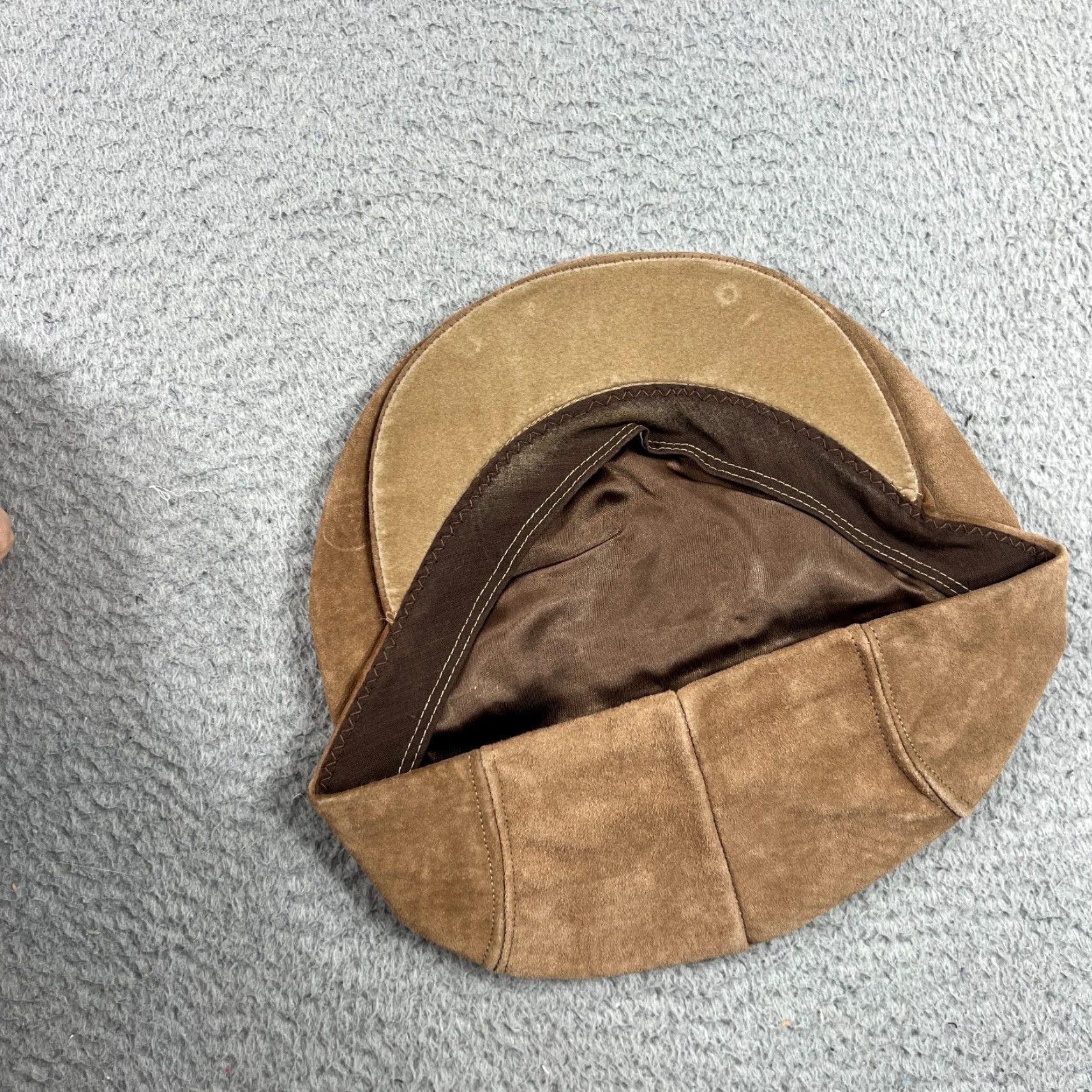 Vintage Country Gentleman Suede Newsboy Cap Hat Tan Brown Size L USA Made In USA Men Newsboy Cap Suede Brown L Men USA Size ONE SIZE - 6 Thumbnail