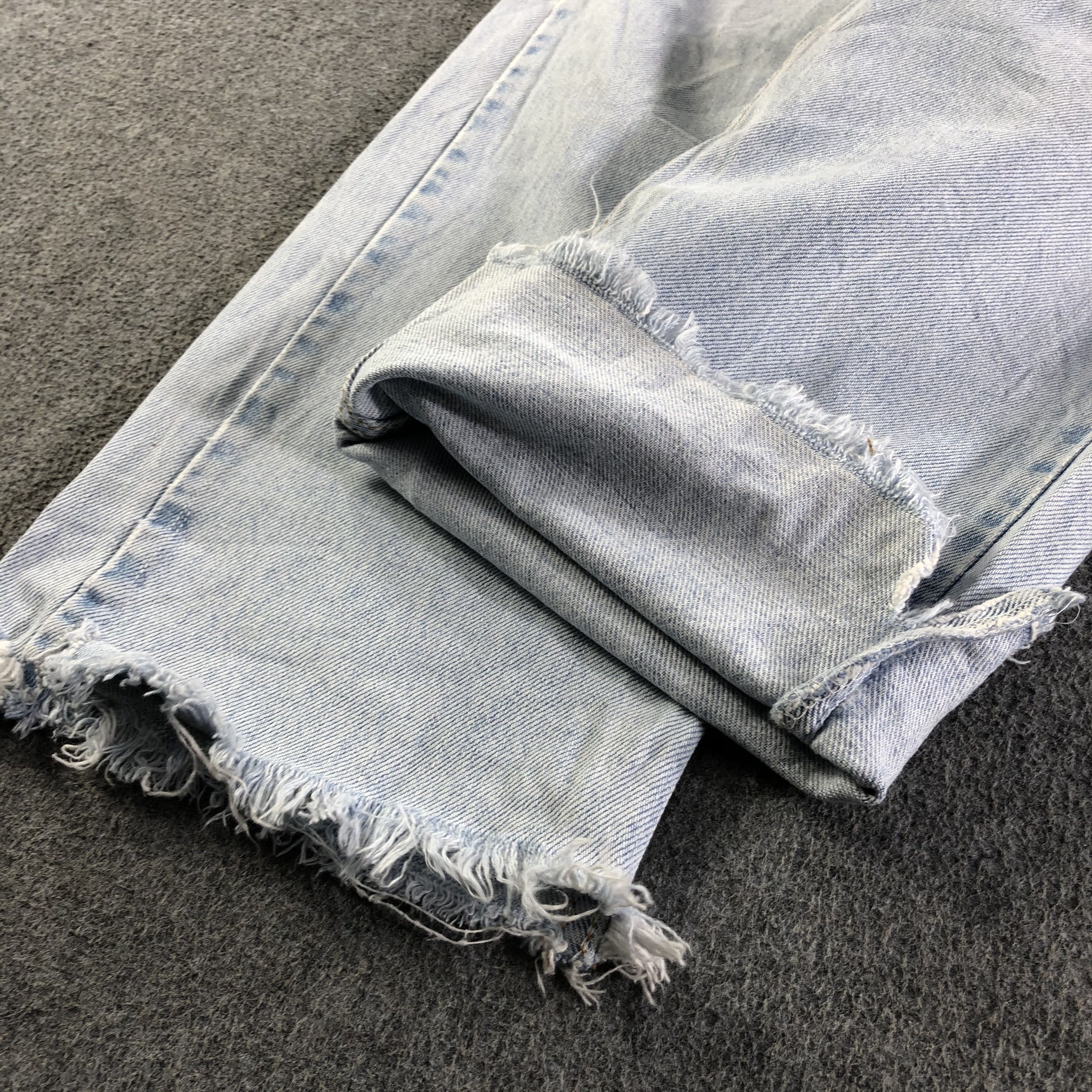 Levi's Vintage 90s Light Wash Levis 505 Jeans-J4485 Size US 28 / EU 44 - 7 Thumbnail