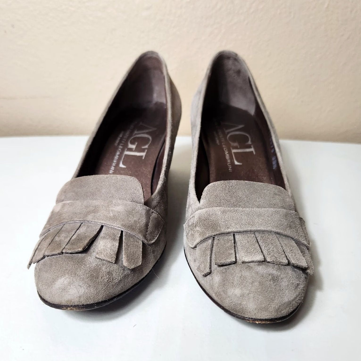 AGL AGL Attilio Giusti Leombruni Tan Fringe/Kiltie Suede Loafer Pumps - Size 39.5/9 Womens Pump Block Heel Mid 2" Tan Suede Size US 9 / IT 39 - 4 Thumbnail