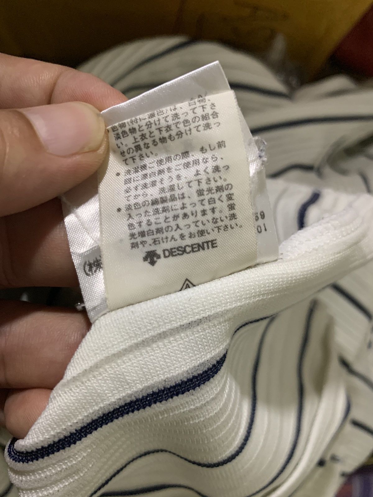 Descente Descente Baseball Japan Nakajima Jersey Size US M / EU 48-50 / 2 - 15 Thumbnail