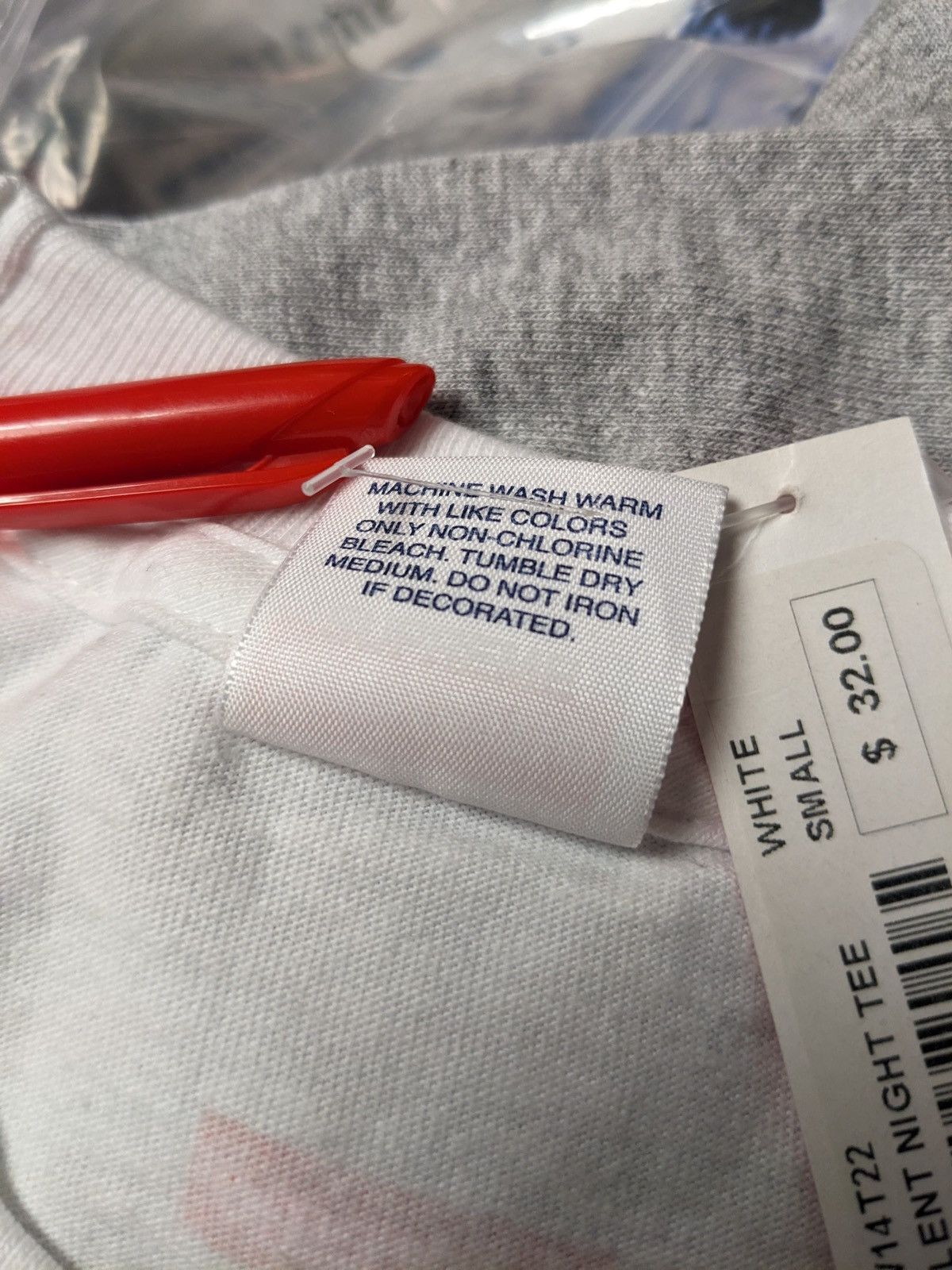 Supreme FW14 SUPREME SILENT NIGHT TEE T-SHIRT WHITE S SMALL 2014 Size US S / EU 44-46 / 1 - 7 Thumbnail
