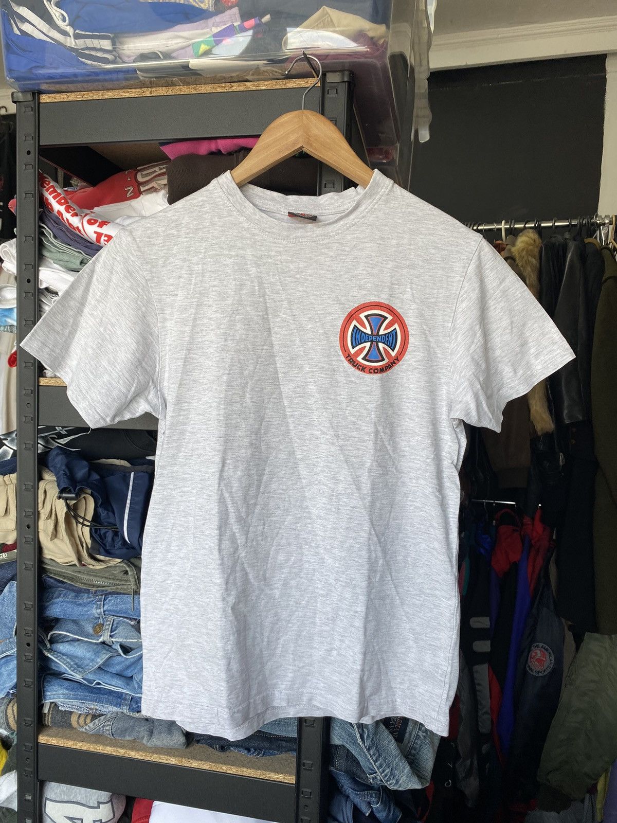 Independent Truck Co. × Vintage 🔥Independent Skateboarding Vntg Big Logo Umbrella Tee Size US S / EU 44-46 / 1 - 3 Thumbnail
