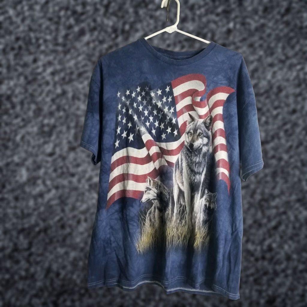 The Mountain The Mountain Wolf American Flag Patriot T Shirt XL Mens Stone Washed Blue Crew Neck Short Sleeve T-Shirt Pattern: Stone Washed Graphic Print Size US XL / EU 56 / 4 - 1 Thumbnail