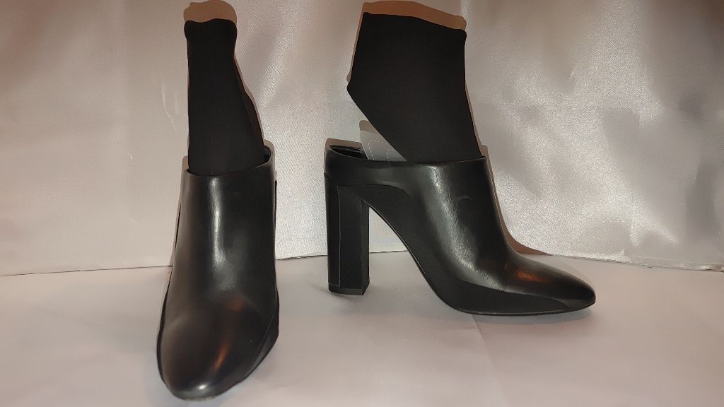 The Unbranded Brand Via Spiga Agyness Ankle Boot Neoprene Cuff w Leather Size 6M Size US 6 / IT 36 - 6 Thumbnail