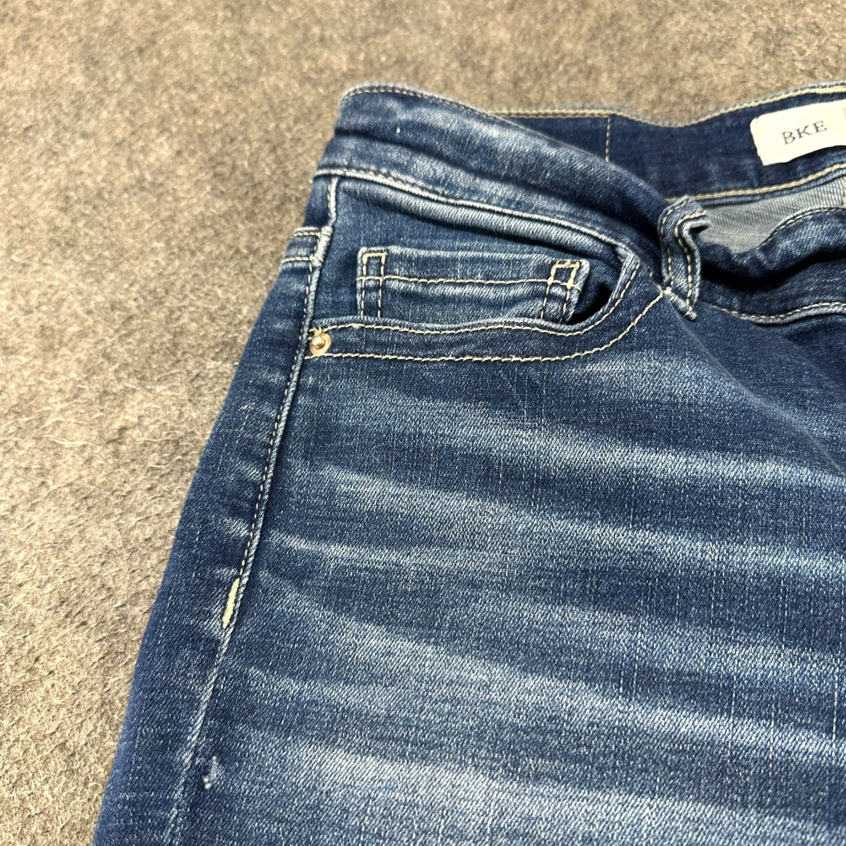 Vintage BKE Victoria Jeans Womens 26x29.5 Blue Mid Rise Bootcut Dark Distressed Comfort Pockets Zip 5-Pocket Denim Cotton Blend Regular Buckle Jeans Womens Size 26" / US 2 / IT 38 - 6 Thumbnail