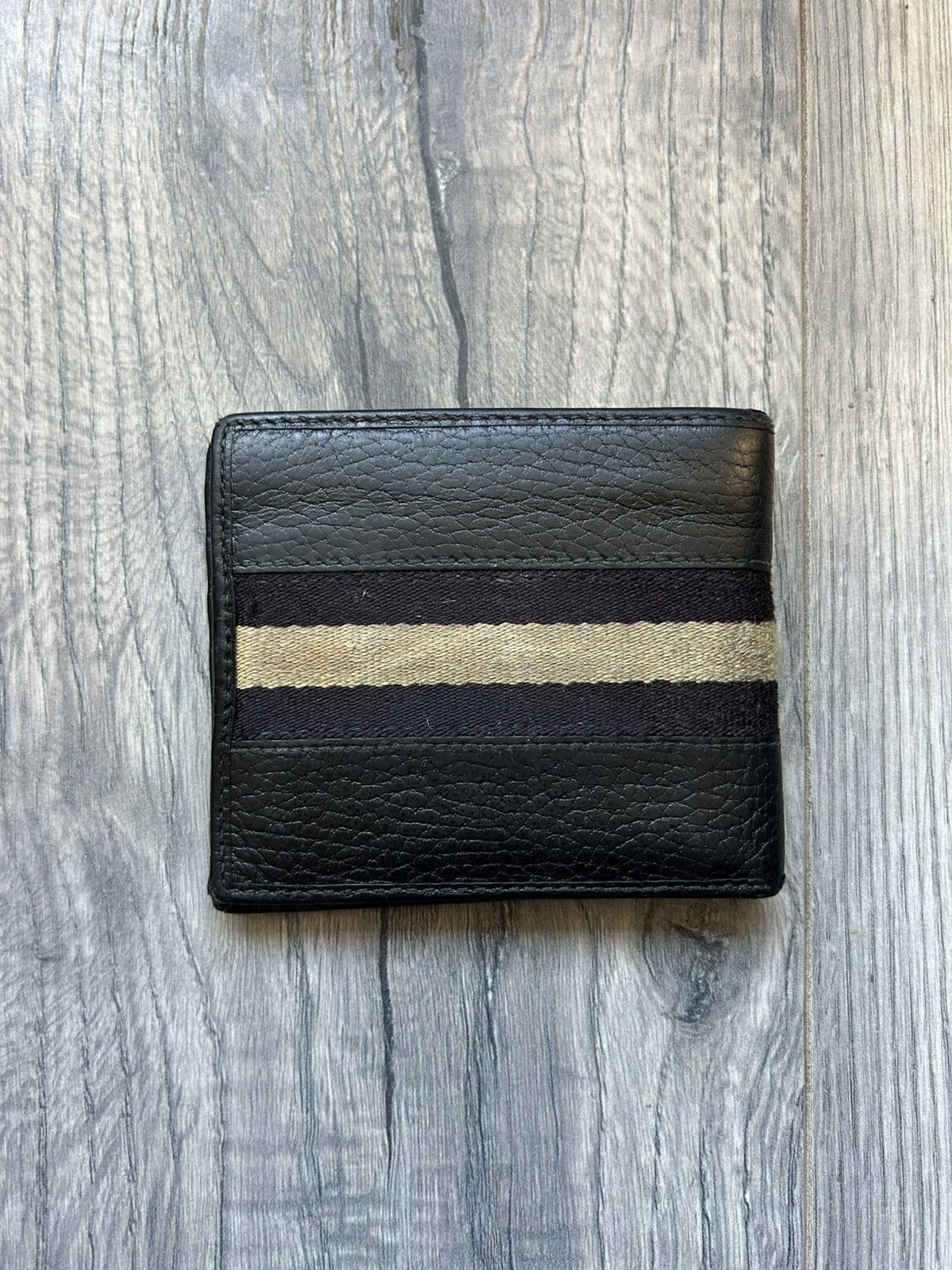 Gucci Gucci Bifold Wallet with Stripe Detail and Card Slots Size ONE SIZE - 2 Thumbnail