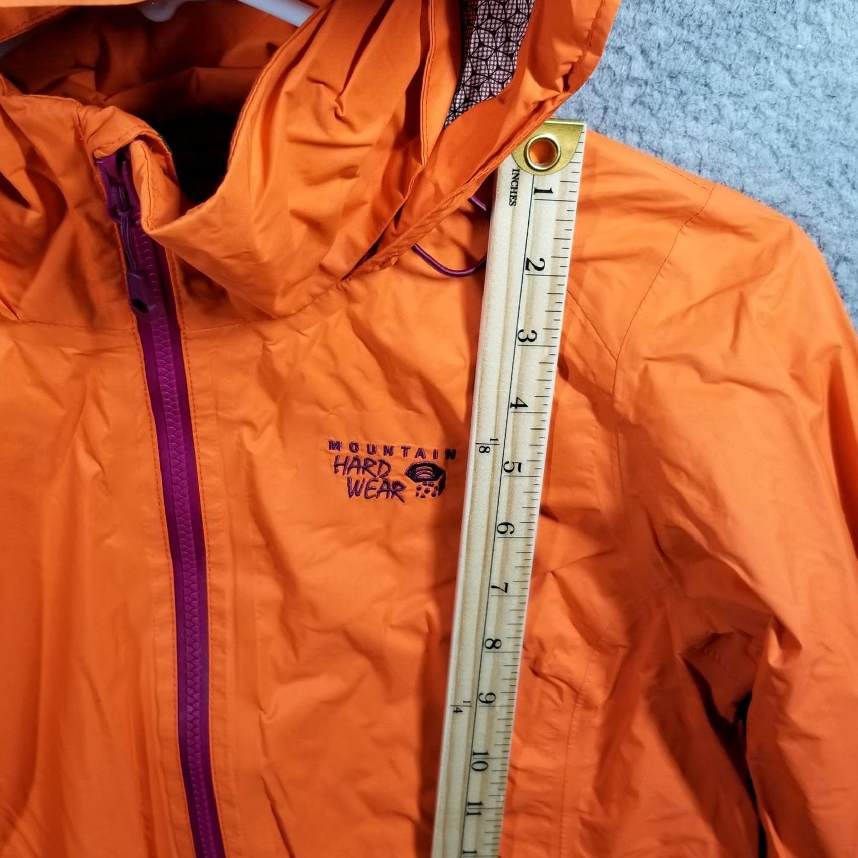 Mountain Hardwear VINTAGE Mountain Hardwear Jacket Womens Small Orange Hooded Windbreaker Rain Shell Trail Size S / US 4 / IT 40 - 6 Thumbnail