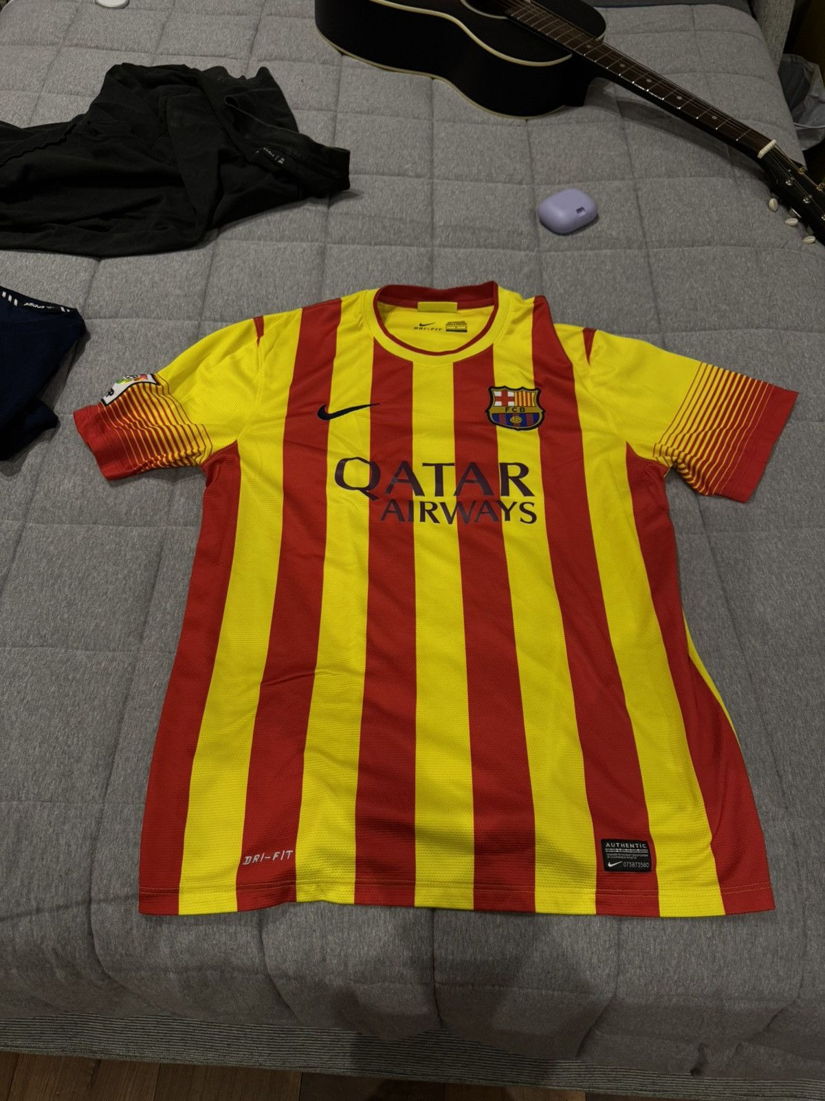 Nike BARCELONA BARCA CATALONIA FLAG KIT 2013-2014 ERA Size US L / EU 52-54 / 3 - 1 Thumbnail