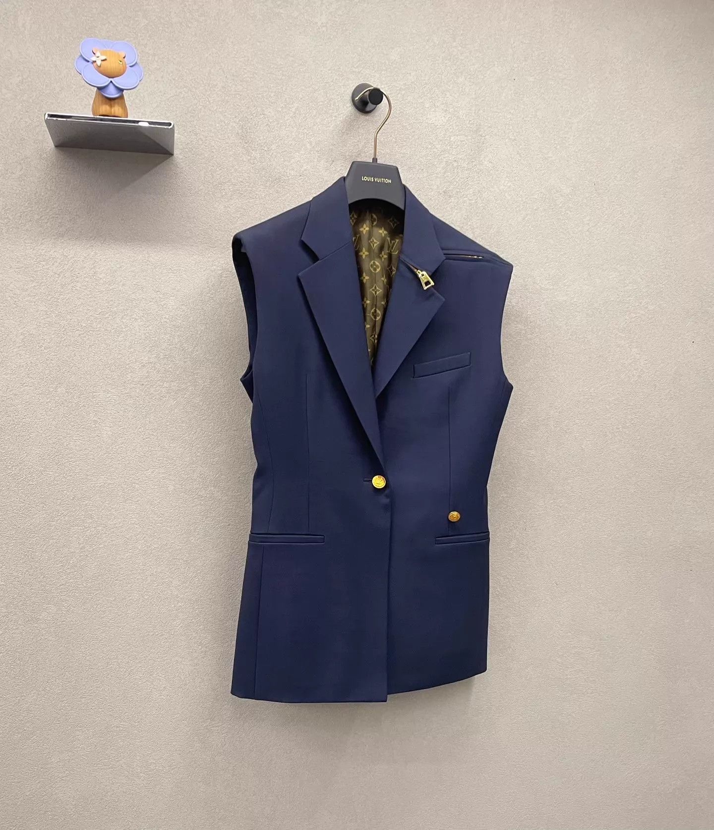 Louis Vuitton LV navy sleeveless blazer sharp cut Size XS / US 0-2 / IT 36-38 - 3 Thumbnail