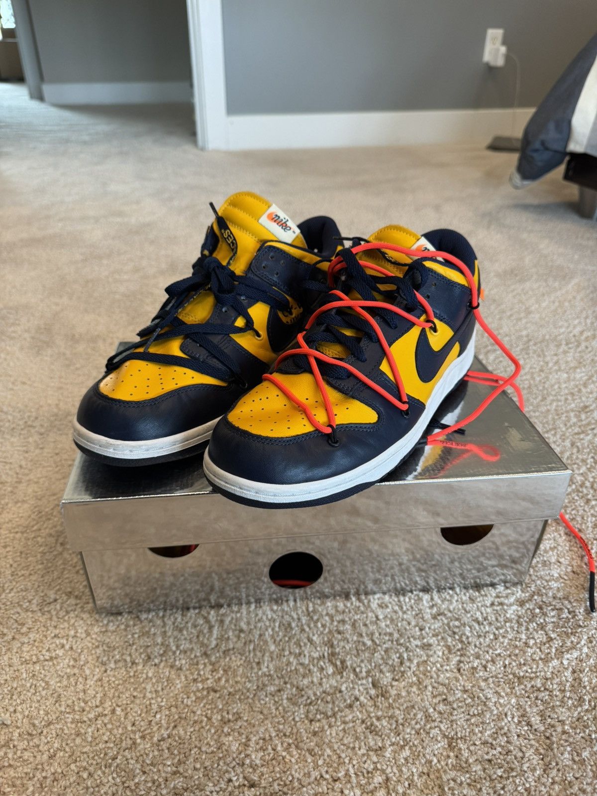 Nike × Off-White Off White Dunk “University Gold” Size US 11.5 / EU 44-45 - 1 Thumbnail