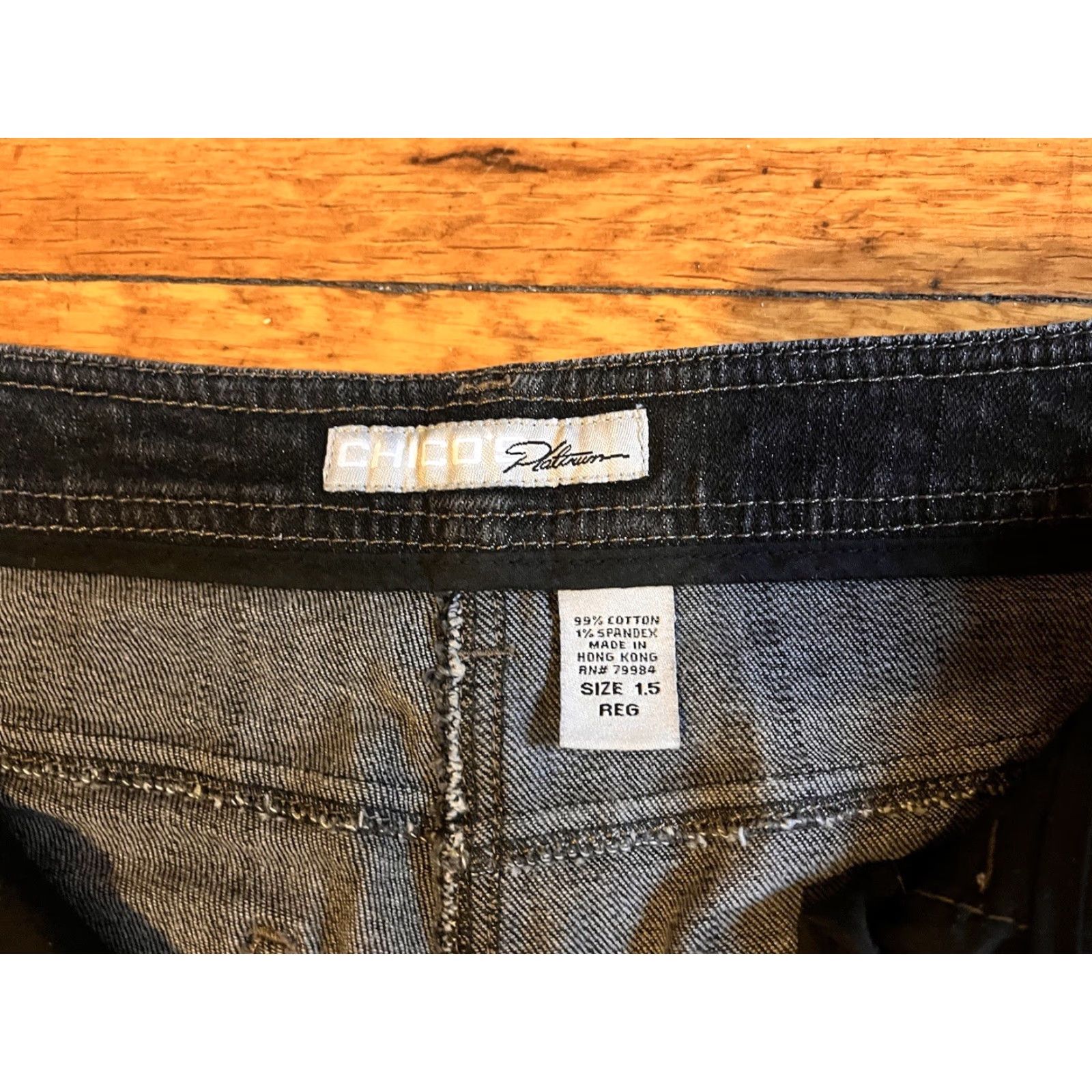 Vintage Chico's Platinum Jeans Women's 1.5 Regular Black Denim 27 Inseam 30" Waist 27" 5-Pocket Stretch Size 26" / US 2 / IT 38 - 5 Thumbnail