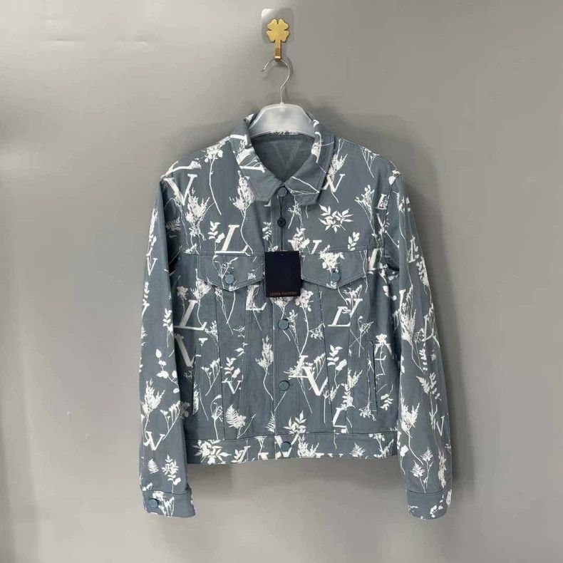 Louis Vuitton Louis Vuitton Plant monogrammed single-breasted denim jack Size US M / EU 48-50 / 2 - 1 Thumbnail