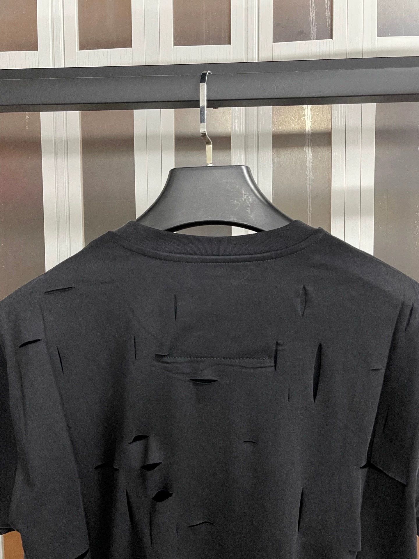 Givenchy givenchy black distressed oversized t-shirt Size US XXS / EU 40 - 5 Thumbnail