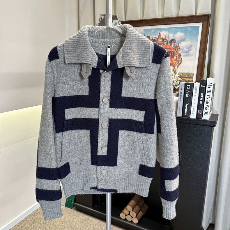 Louis Vuitton Louis Vuitton Autumn/Winter Cashmere Cropped Jacket Size US S / EU 44-46 / 1 - 1 Thumbnail