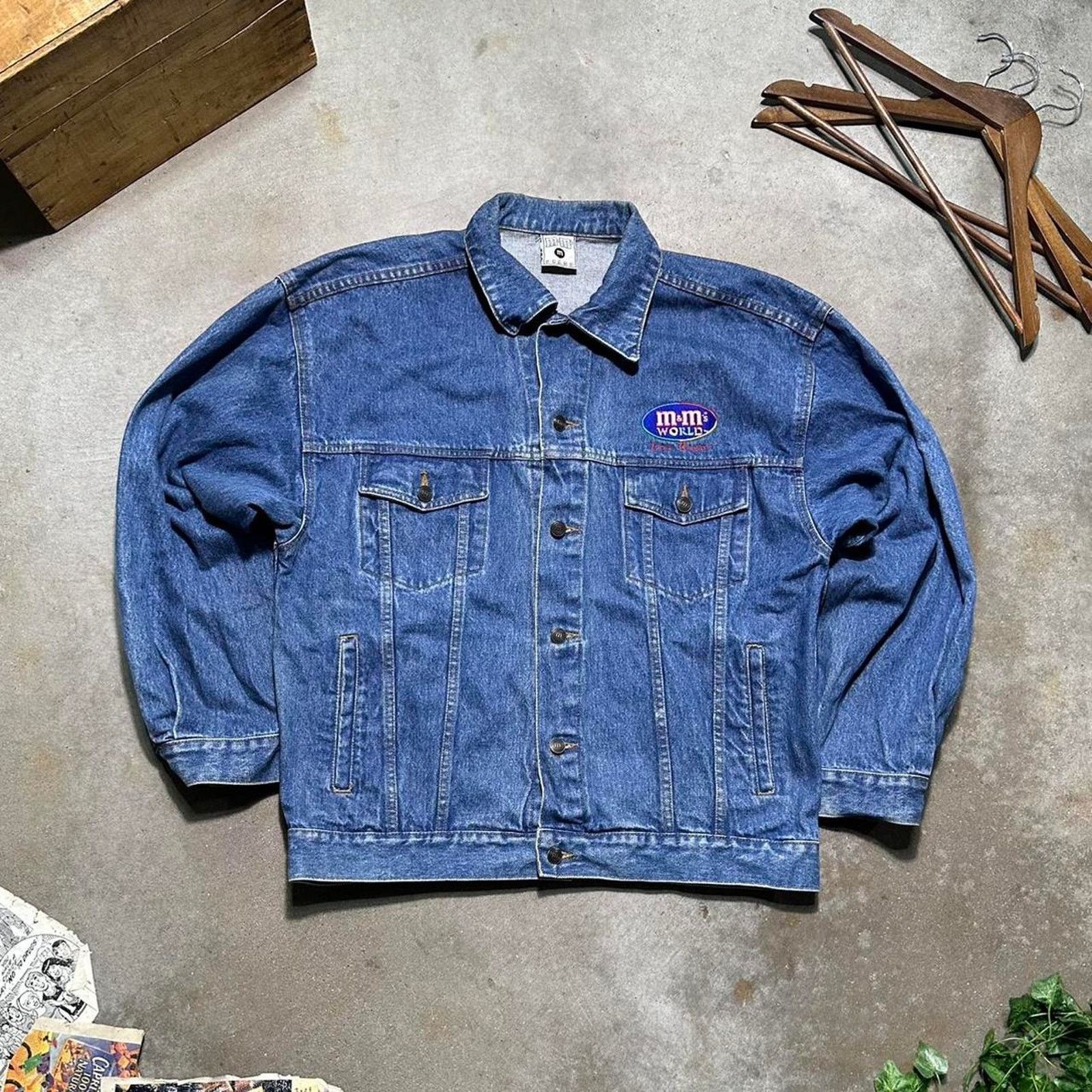Hanes Vintage M&M's World Las Vegas Denim Jean Jacket Blue Coat Size US XL / EU 56 / 4 - 1 Thumbnail