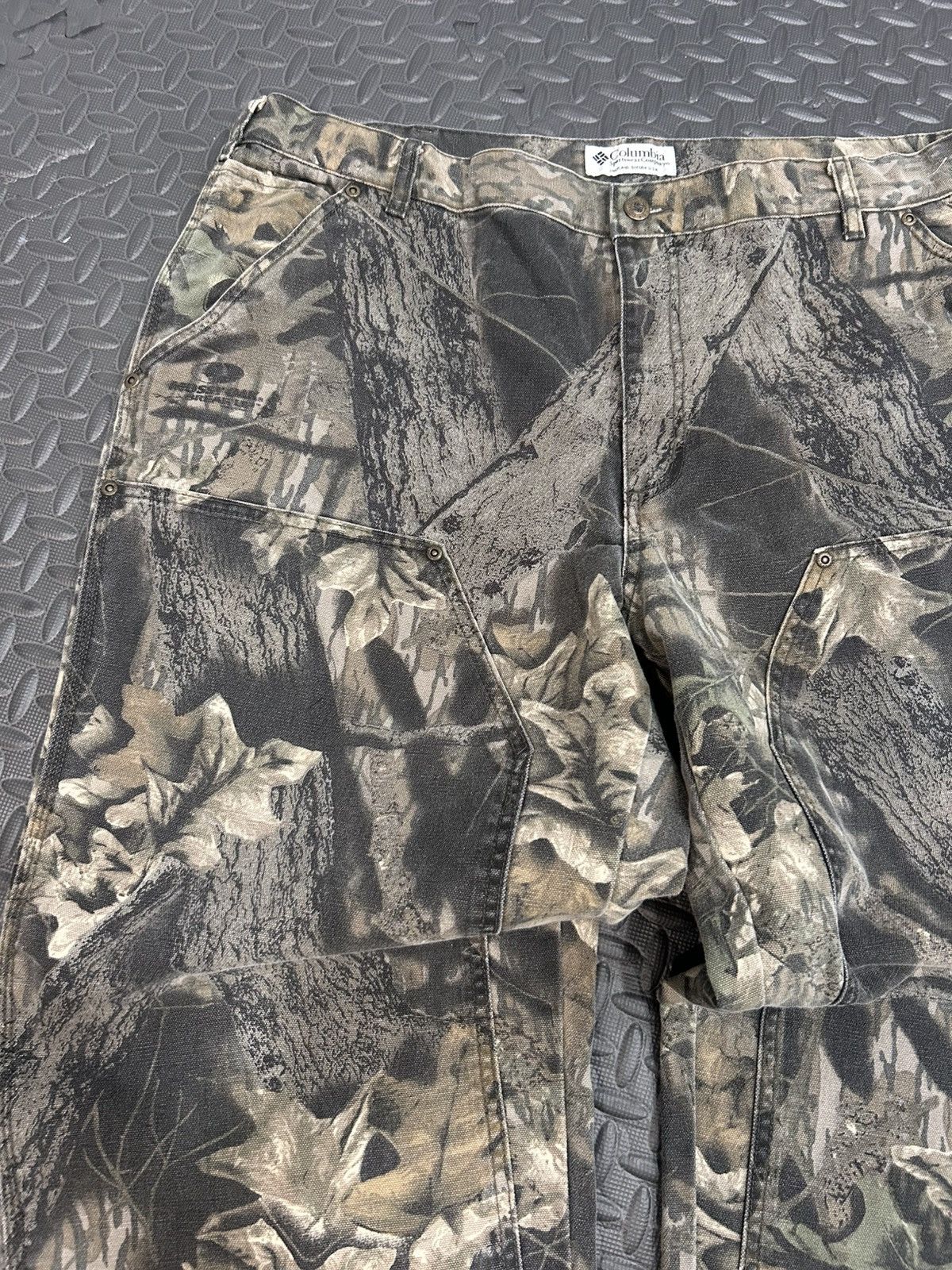 Columbia Vintage Columbia Camo Hunting Pants double knees Size US 40 / EU 56 - 2 Thumbnail