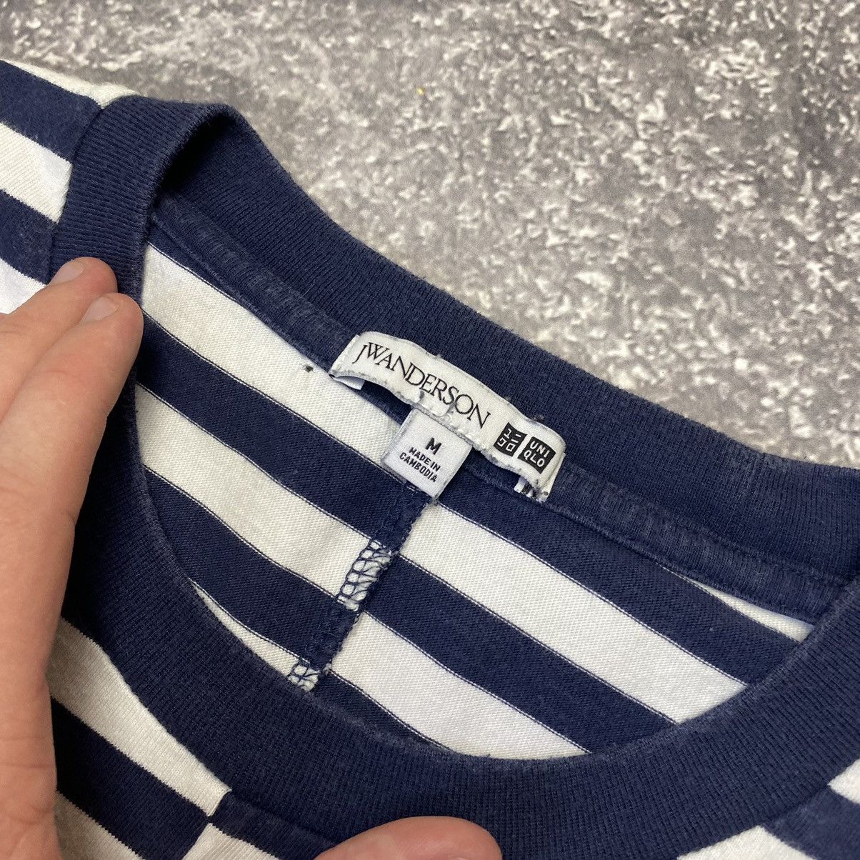 JW Anderson × Uniqlo Men’s Uniqlo x J.W. Anderson small logo designer tee Size US M / EU 48-50 / 2 - 9 Thumbnail