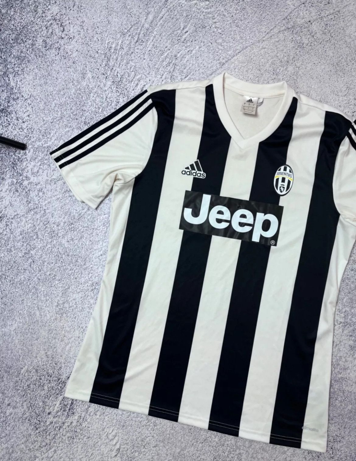 Adidas MENS soccer jersey adidas FC JUVENTUS JEEP SIZE L Size US L / EU 52-54 / 3 - 3 Thumbnail
