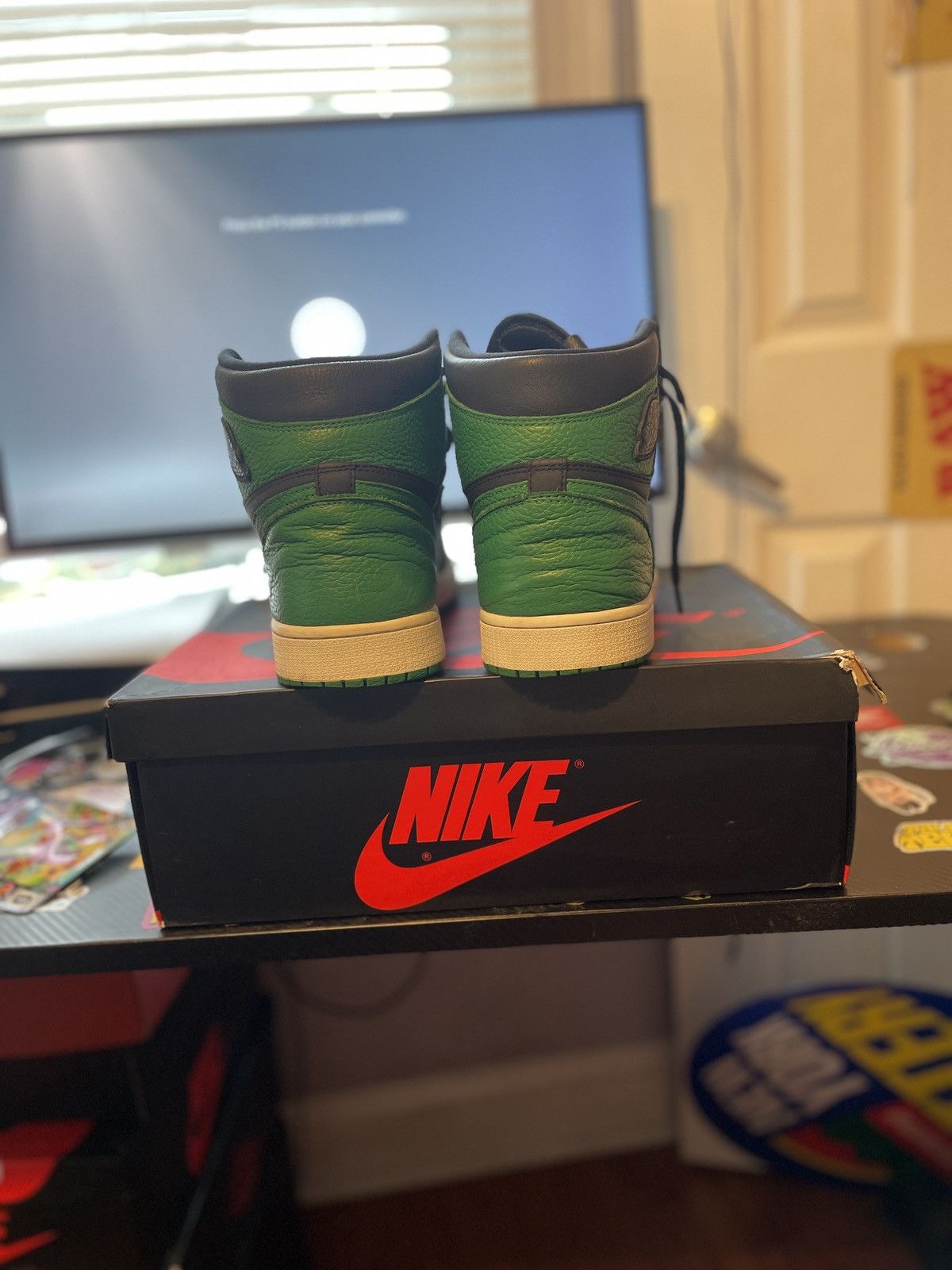 Jordan Brand × Nike Pine Green Air Jordan 1 Size US 13 / EU 46 - 6 Thumbnail