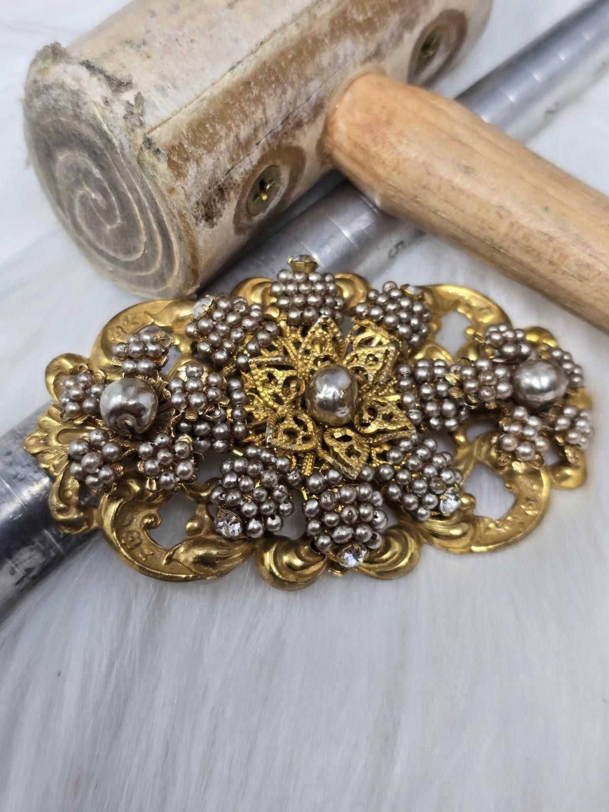 Other Miriam Haskell Pearl Rhinestone Filigree Brooch Size ONE SIZE - 1 Thumbnail