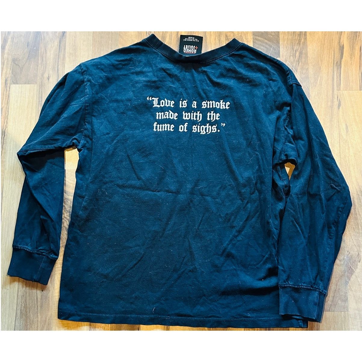 Forever 21 Romeo and Juliet Long sleeve Size X-Large Size US XL / EU 56 / 4 - 4 Thumbnail