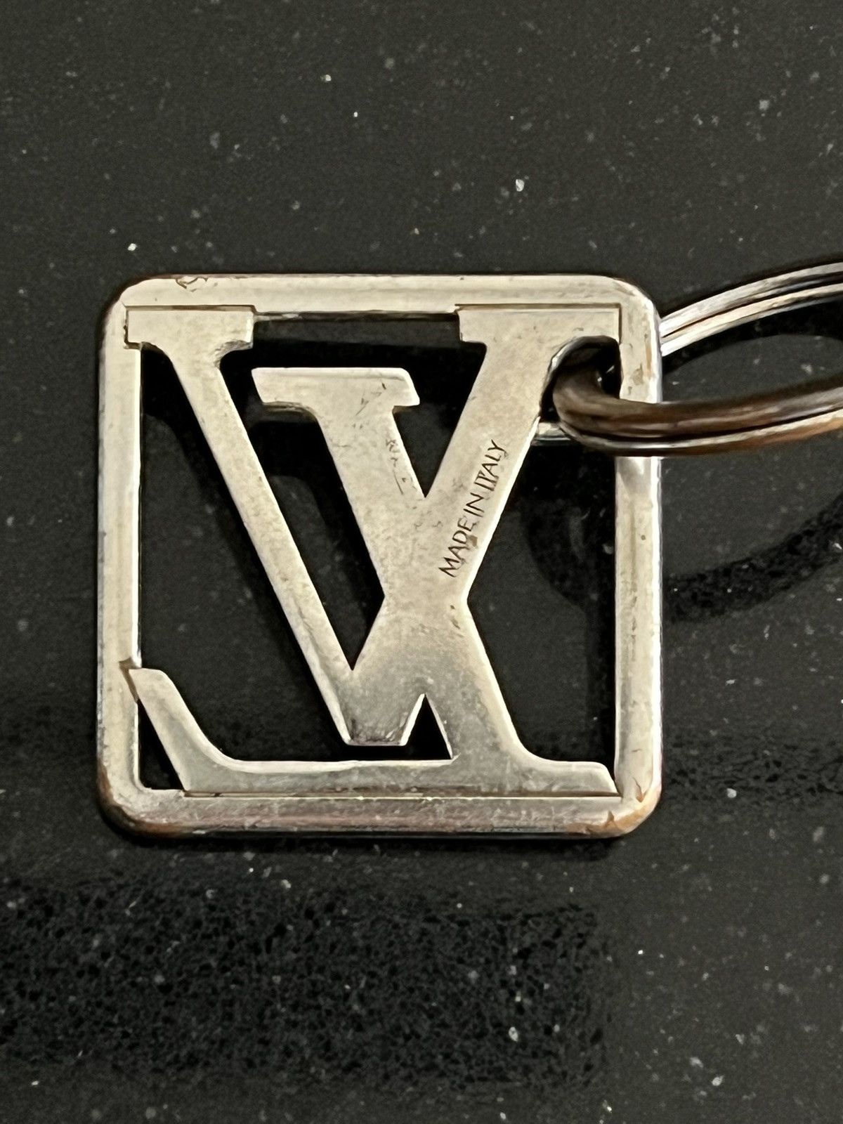 Louis Vuitton Louis Vuitton Silver Metal Keychain Size ONE SIZE - 2 Thumbnail