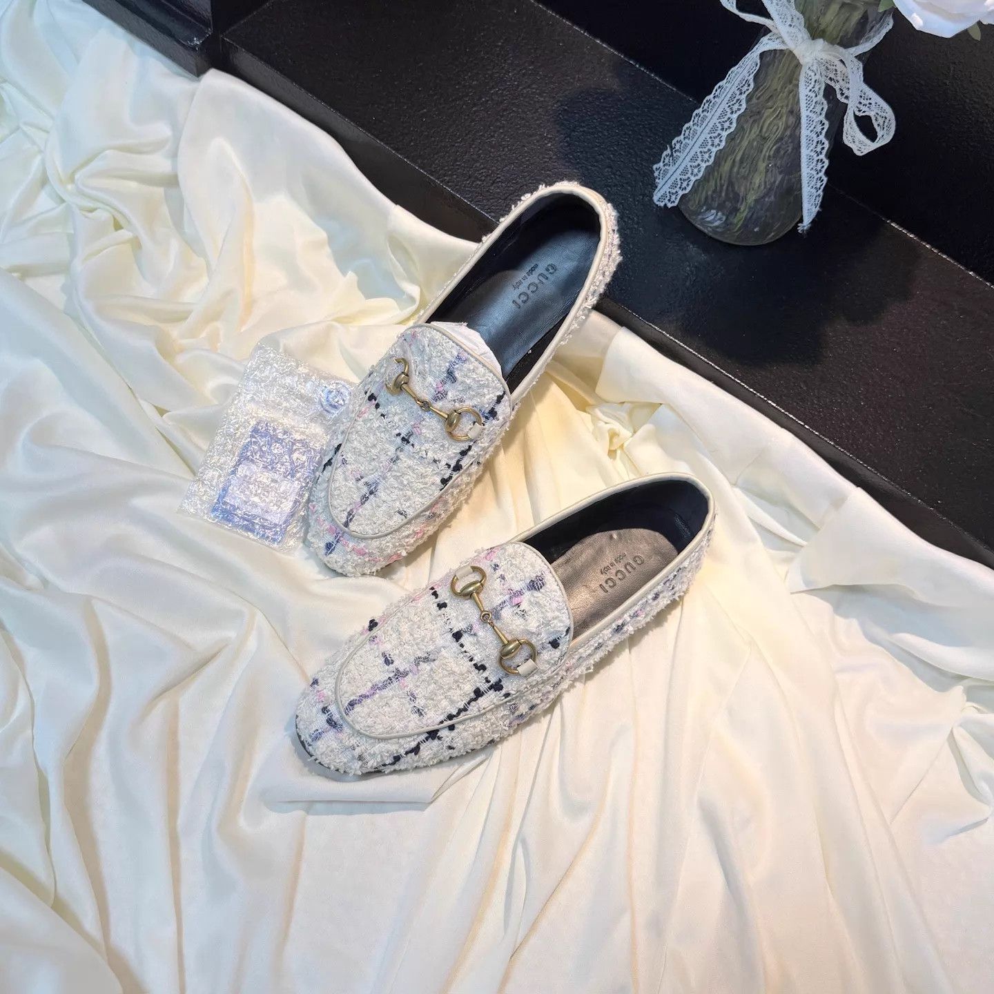 Gucci GUCCI Woven Horsebit White & Color LowHeel Shoes 35 Size US 4.5 / IT 34.5 - 1 Thumbnail