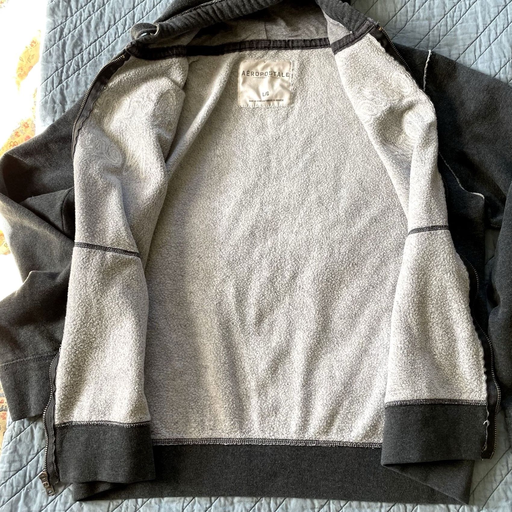 Aeropostale VINTAGE Aeropostale Hoodie Men's L Gray Sweatshirt Y2K Grunge Skateboard Zip Full Zip Hooded Pockets Logo Embroidered Size US L / EU 52-54 / 3 - 5 Thumbnail