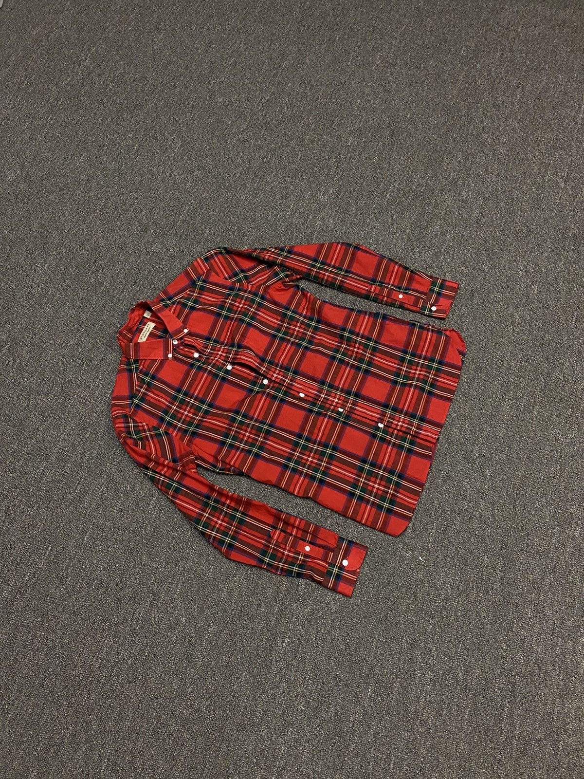Burberry Burberry Button Up Shirt “Red” | Size M Size US M / EU 48-50 / 2 - 1 Thumbnail
