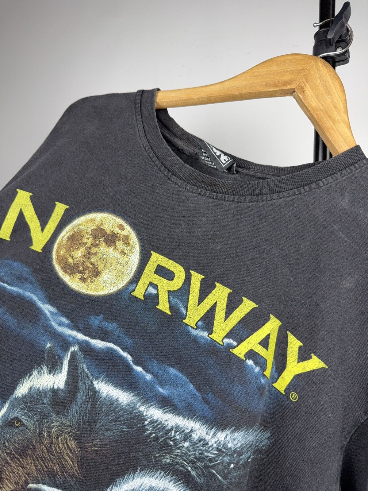 Vintage Vintage 90s Animal Native Norway Wolf Moon Graphic Tee Size US L / EU 52-54 / 3 - 6 Thumbnail