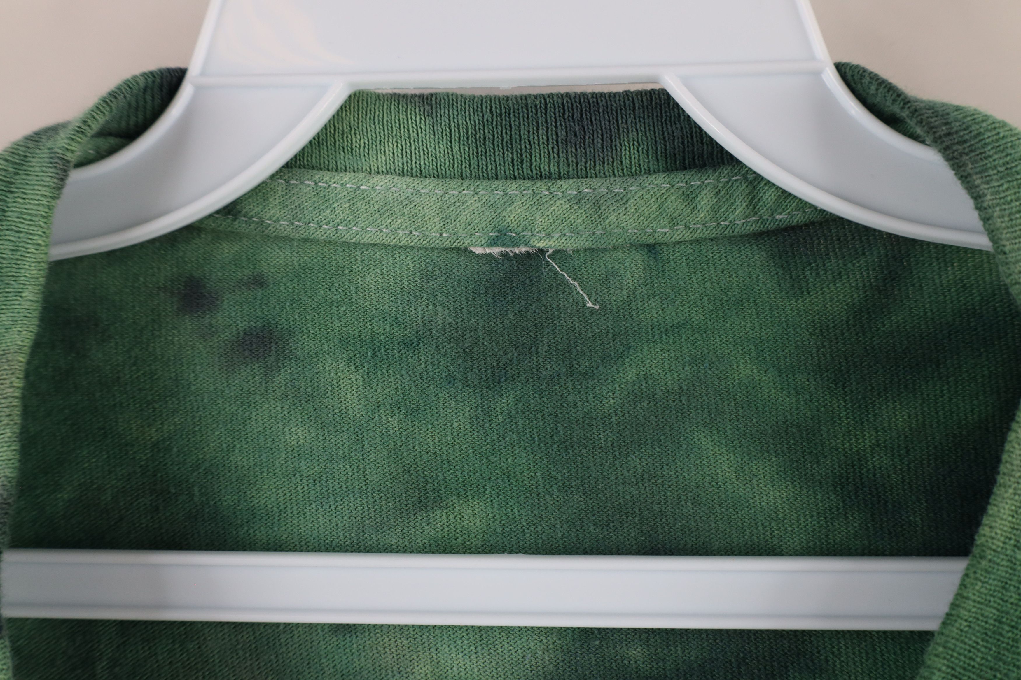 Vintage Vintage 90s Streetwear Knot Shamrock Acid Wash T-Shirt Size US XL / EU 56 / 4 - 5 Thumbnail