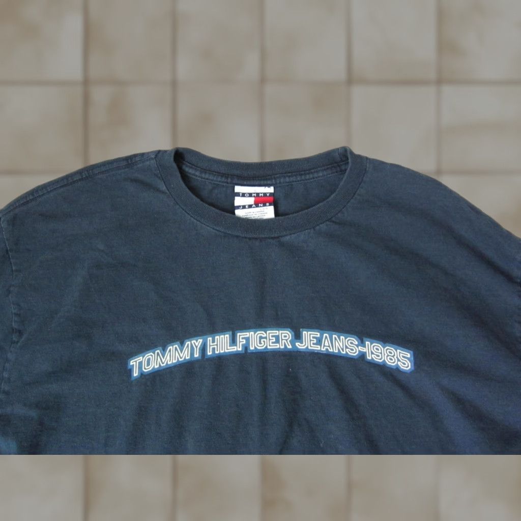 Tommy Hilfiger VINTAGE Tommy Hilfiger Shirt Mens L Blue 90s Canada Cotton Casual T-Shirt Size US L / EU 52-54 / 3 - 1 Thumbnail