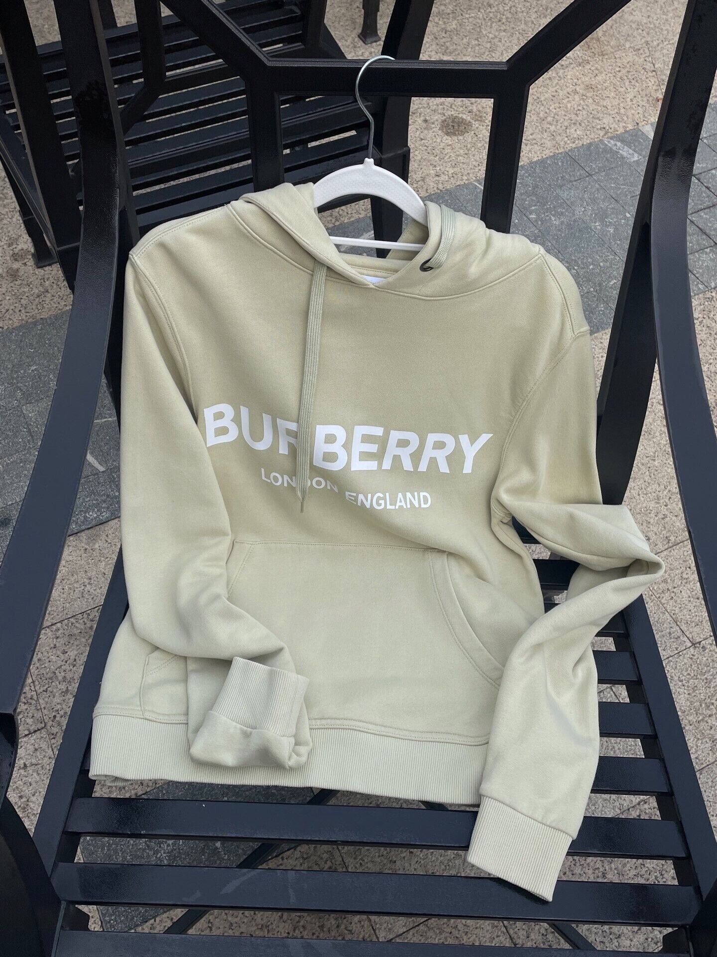 Burberry Burberry Sweatshirt in Beige for Sale Size US XS / EU 42 / 0 - 1 Thumbnail